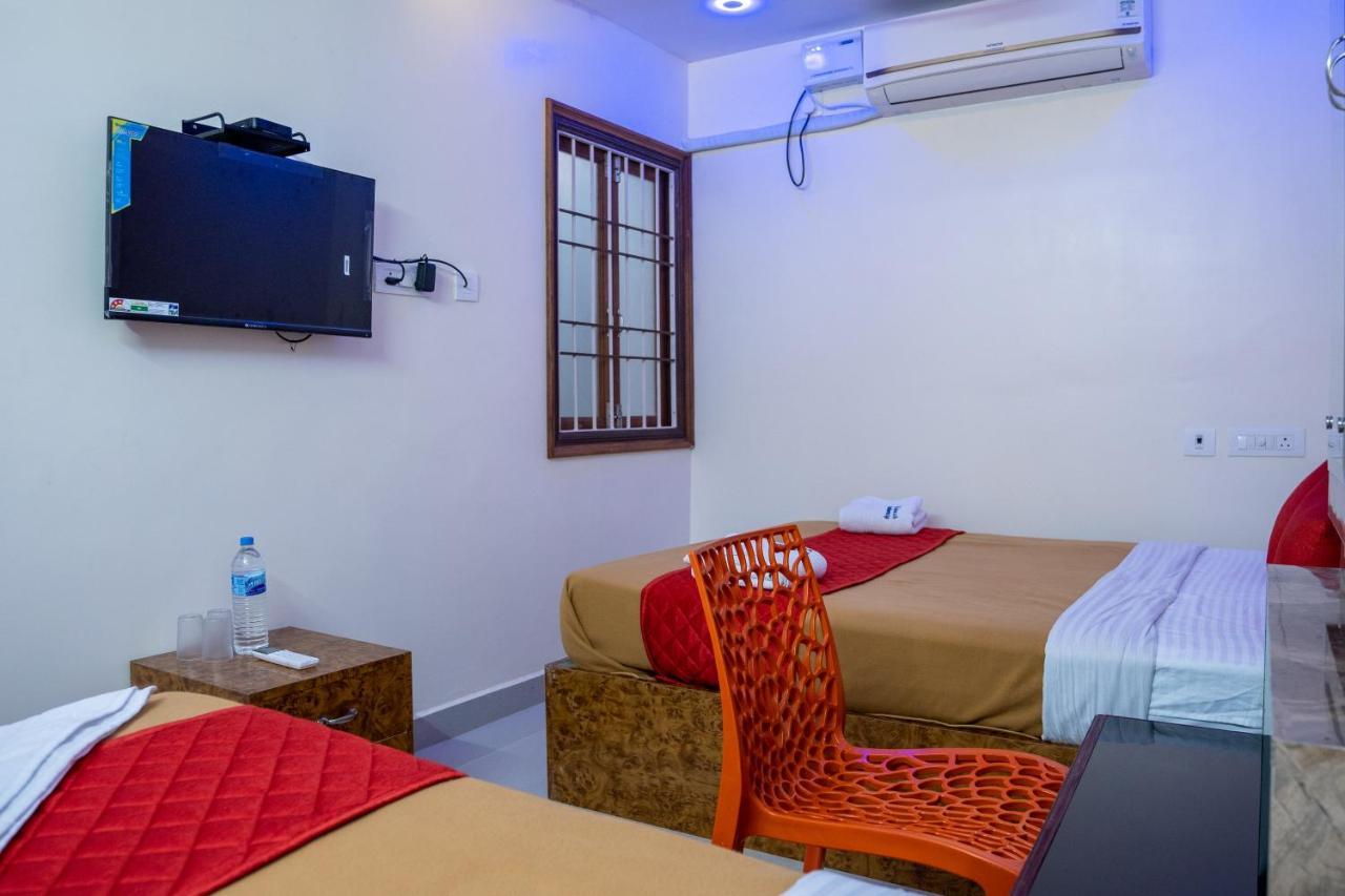 Le Suresh Guest House Puducherry Eksteriør billede