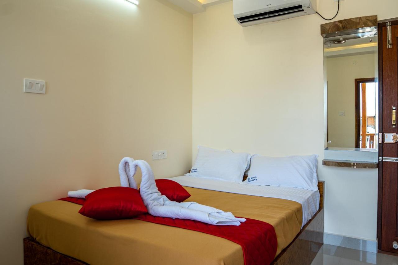 Le Suresh Guest House Puducherry Eksteriør billede